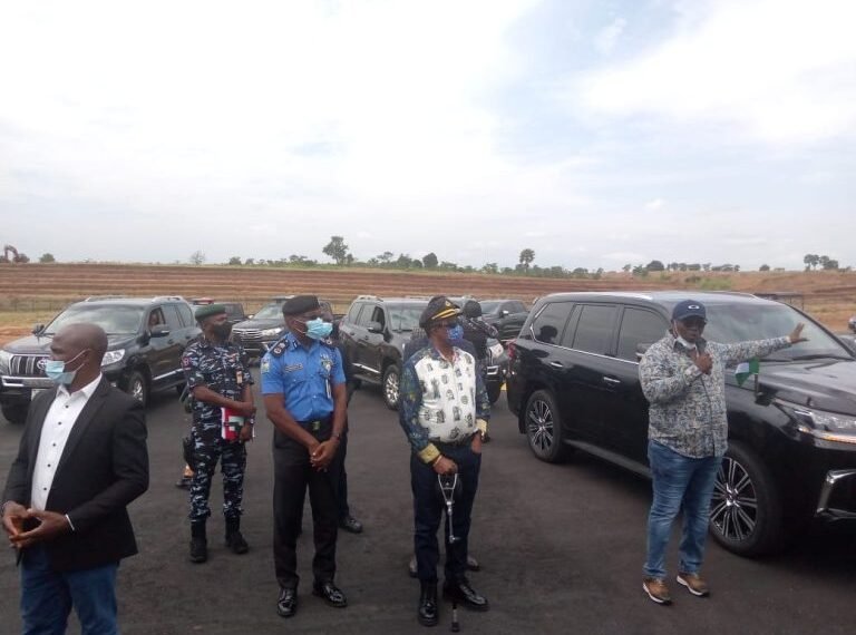 *Governor Willie Obiano and his team...while talking to press.