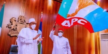 ANAMBRA 2021 | Failed Mission! Andy Uba Surrenders with His Massive APC  Flag