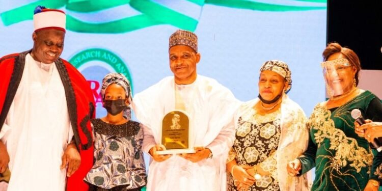 *L-R: Emir of Lafia, Justice Sidi Baje Rtd.; Dr Bashir Jamoh’s daughter Umma Hani; DG NIMASA, Dr Bashir Jamoh; his wife Hajia Zulai and Mrs Onikepo Akande