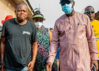 Obaseki Visits Late Uwaila Omozuwa’s Family, Distributes Food Items to Orphanages