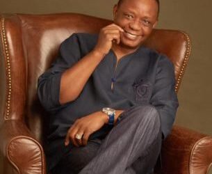 Late Hosa Okunbo’s Children Offer Scholarships to 100 Indigent Students