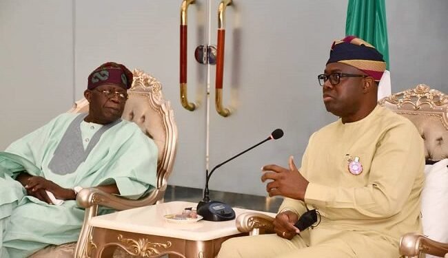 •Governor Makinde of Oyo State (r) and Bola Tinubu (l)