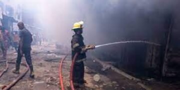 Apongbon Fire: FG serves Lagos Bridges Occupants 7-day Eviction Notice