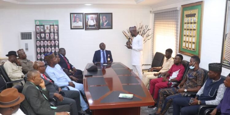 •The President, Student Union Government (SUG) Delta State University, Abraka, Comrade Cyprian Odiffili (standing) addressing the speaker of the State House of Assembly, Rt. Hon. Sheriff Oborevwori when the SUG executives paid a courtesy visit on the Speaker in relation to the increase in tuition fee in tertiary institutions in the State.