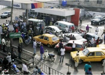 Petrol Queues: Buhari Endorses Plan to End Fuel Scarcity