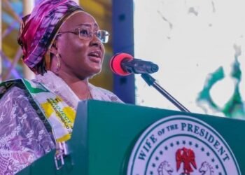 Aisha Buhari invites Tinubu, Osinbajo, Atiku, Obi, Saraki, Wike others to Dinner; Invitees attend without Phones