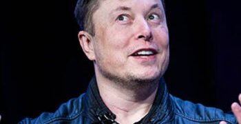 BREAKING | Elon Musk Buys Twitter for $44Bn