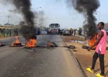 BREAKING: Protest rocks Abuja over Council Chairs’ Tenure Extension