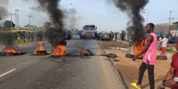 BREAKING: Protest rocks Abuja over Council Chairs’ Tenure Extension