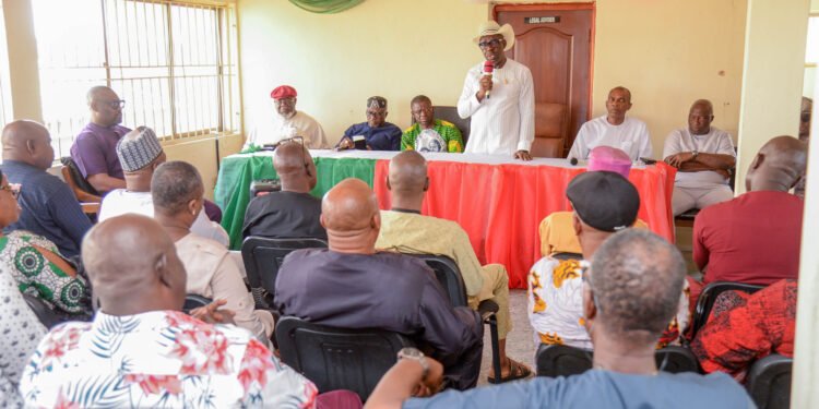 •L-R: Chieftains of the Peoples Democratic Party (PDP), High Chief Tom Ikimi; High Chief (Dr.) Mike Oghiadomhe; Edo State Deputy Governor, Rt. Hon. Comrade Philip Shaibu; Governor Godwin Obaseki; Edo State PDP Chairman, Tony Aziegbemi, and Secretary to the State Government, Osarodion Ogie Esq., during a meeting of PDP leaders from the National Executive Committee, State Executive Committee, and Zonal Committee of the party, at the party Secretariat in Benin City, on Sunday, June 19, 2022.