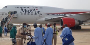 Buhari Flags off 1st Batch of Pilgrims to Saudi, 2 Years after