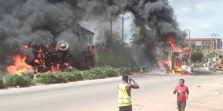 •The multiple accident scene at Agbor, Delta State, Nigeria.