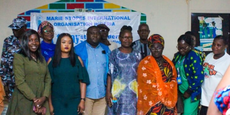 •Cross section of some of the participants in a group photo with the organisers of the programme at LAUTH, Ikeja Lagos.