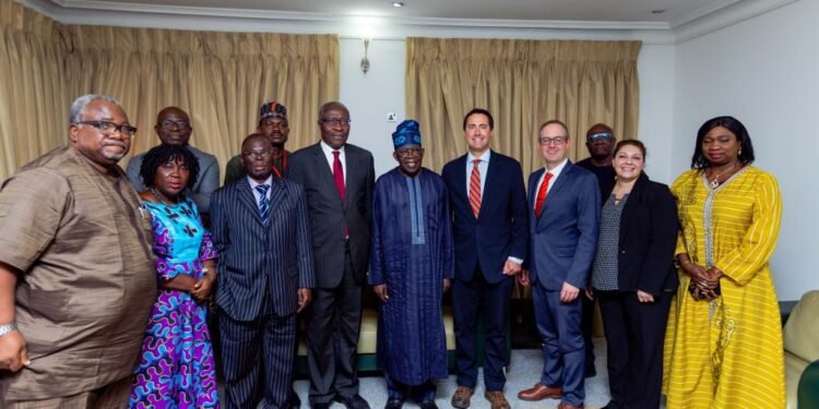 •Members of the IRI/NDI Observation Mission in a group photograph with APC Presidential Candidate, Asiwaju Bola Ahmed Tinubu, after their meeting on Thursday in Abuja.