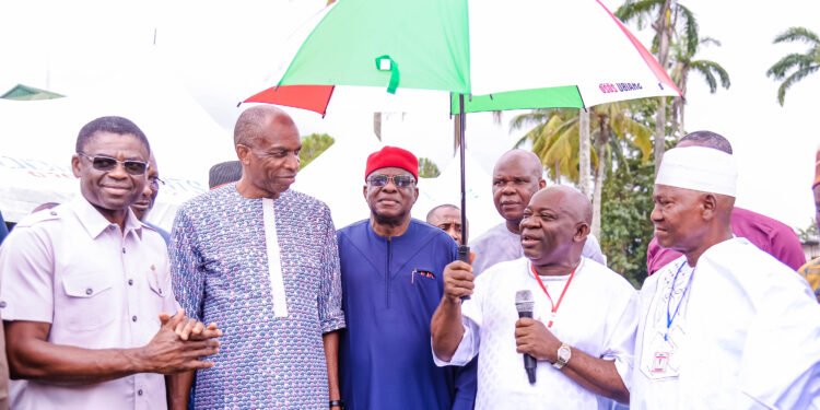 •L-R: Edo State Deputy Governor, Rt Hon. Comrade Philip Shaibu; Chairman, Edo State Chapter of the Peoples Democratic Party (PDP), Tony Azegbemi; Senator representing Edo North Senatorial District, Sen. Francis Alimikhena, and former leaders of the All Progressives Congress (APC) in Edo North Senatorial District, Hon. Lucky James, and Alhaji Cassius Ibrahim, during the decamping of APC leaders in Edo North to the PDP, in Benin City, on Friday, August 12, 2022.