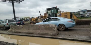 Commuters Groan as Potholes, Reconstruction Cause Gridlock on Lagos/Ibadan Expressway