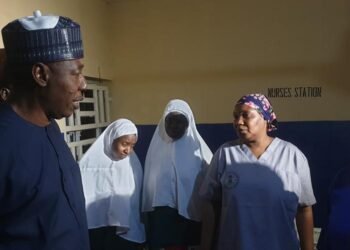 Zulum Surprises All, Shows up 10:00 PM at Bama Hospital