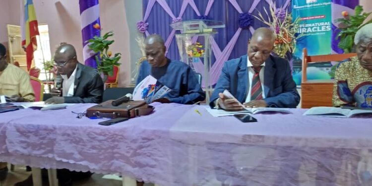 •Igbogbo District Overseer, Rev PK Oyetayo (centre). On his immediate right is Pastor Kunle Adio with  Rev PK Oyeniyi.  While on his immediate left  is the District Treasurer, Elder James'Bolujoko with Rev BJ Obalana.