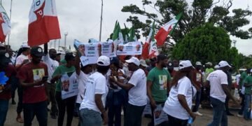 PDP Leaders, Members Troop out to Receive Atiku at Lagos Airport
