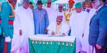 Jonathan Joins Buhari at Nigeria’s 62nd Independence Day Celebration