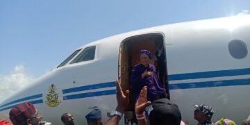 Buhari Under Fire for Releasing Presidential Plane to APC for Campaigns