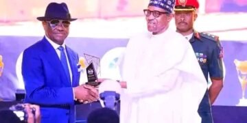 Okowa Congratulates Wike on Public Service Award