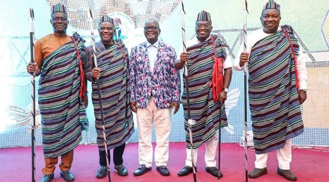 •FILE---G-5 Governors (L-R: Governors Seyi Makinde of Oyo, Nyesom Wike of Rivers, Samuel Ortom of Benue, Okezie Ikpeazu of Abia, and Ifeanyi Ugwuanyi of Enugu State at the Banquet Hall of the Benue State Government House in Makurdi, Benue State during a dinner the Benue Governor organised in their honour on Sunday, November 6, 2022.)