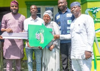 Glo Presents House Prize  to Teenage Winner in ‘Festival of Joy’ Promo