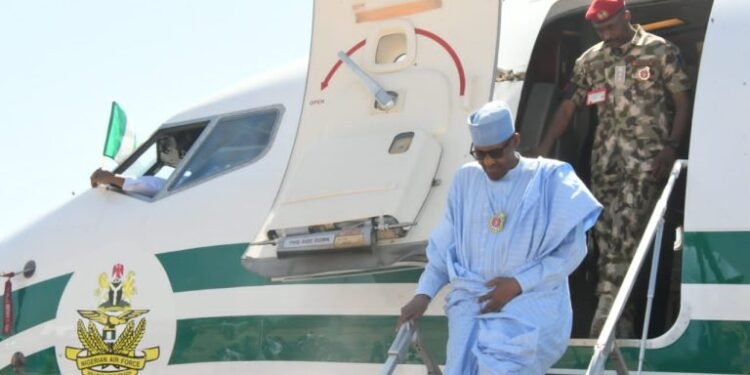 •President Muhammadu Buhari alighting from the aircraft