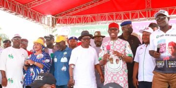Poverty, Insecurity Top as Okowa Lists ‘APC’s Legacies’ at Campaign Rally