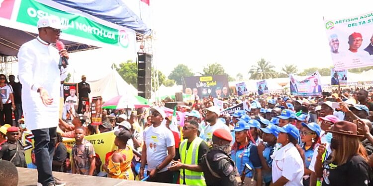  •Delta Governor and Vice-Presidential Candidate of PDP, Senator Dr. Ifeanyi Okowa (left), addressing party faithful at the Governorship Campaign for the 2023 General Elections at Akwukwu-Igbo, Oshimili North LGA on Thursday. PIX: SAMUEL JIBUNOR