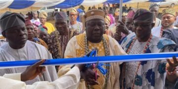 Kwara: Celebration in Omu-Aran as Social Club Delivers N33.3m Project to Community