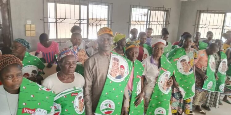 •Atiku/Okowa-branded wrappers with PDP faithful