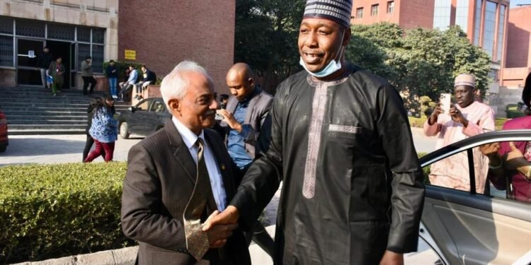 •Governor Babagana Zulum (r) and Dr W. Selvamurthy, President of Amity Science, Technology and Innovation Foundation & Director General for Amity Directorate of Science and Innovation & Chancellor of Amity University.