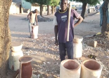Mortar, Pestles Carvers Solicit Government Support