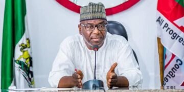 Jubilation in Ilorin as Gov AbdulRazaq Pays December Salaries, Others