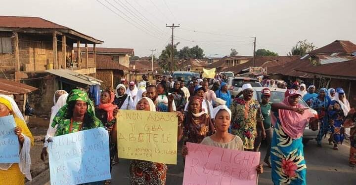 *The protesters in Osogbo