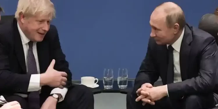 *Vladimir Putin (r) and Boris Johnson (l).