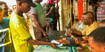 Cash Crunch: Edo Residents Hail Obaseki’s Intervention as CBN Begins Cash Disbursements in Markets, Others
