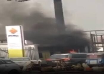 Hoodlums Reportedly Set Warri Bank Ablaze over New Naira Notes Scarcity