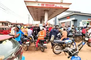 REPORT | How Petrol Crisis is Affecting Nigerians’ Daily Lives, by ‘Daily Trust’