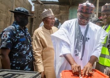 Kwara 2023: Gov. Abdulrazaq Wins Polling Unit, Confident of Re-election