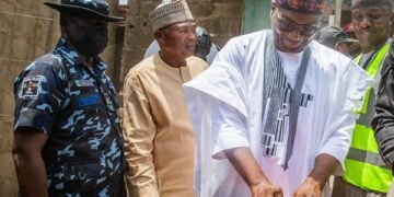 Kwara 2023: Gov. Abdulrazaq Wins Polling Unit, Confident of Re-election