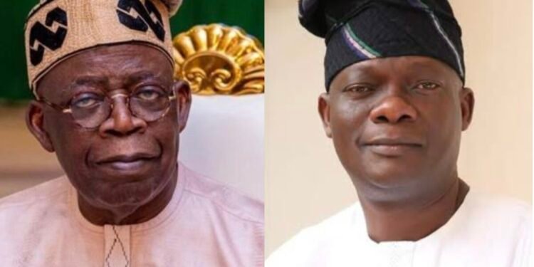 *Bola Tinubu (l) and Teslim Folarin (r)