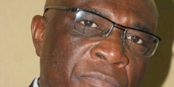 Tinubu’s Aide to Buhari: Suspend Emefiele as CBN Gov over Naira Crisis