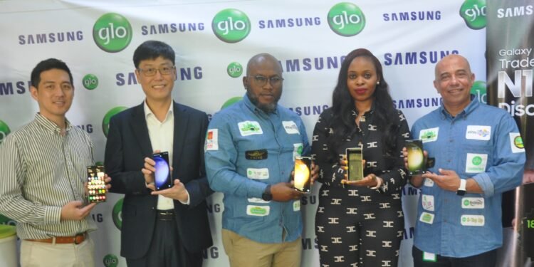 *Executives of Globacom and Sansung jointly unveiling the new Samsung S-23 galaxy smartphone in Lagos, Nigeria.