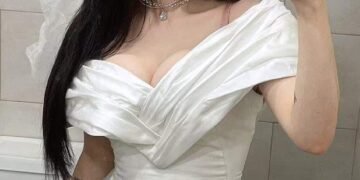 Woman Considers Divorce after Marrying Self for One Day