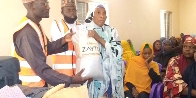 *Officials of Zaytun Humanitarian Foundation making the presentation