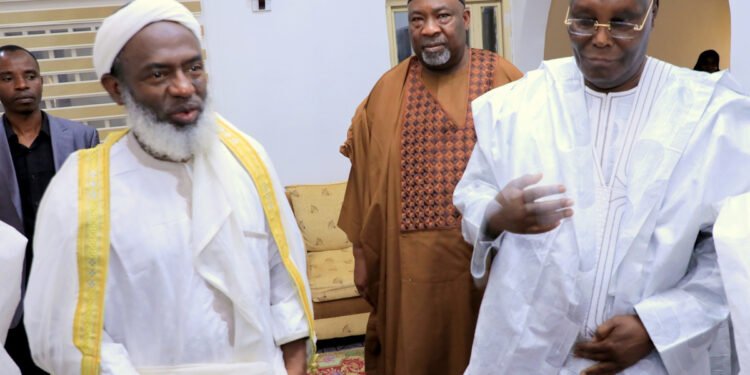 *Presidential candidate of the Peoples Democratic Party (PDP) and former Vice President of Nigeria, Atiku Abubakar on Friday paid a condolence visit to Islamic cleric, Dr. Ahmad Gumi over the loss of his mother.