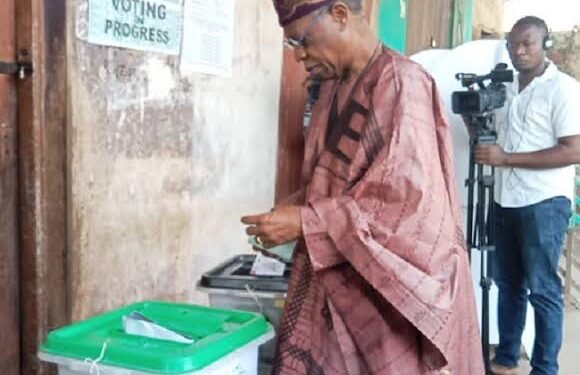 *Lai Mohammed voting in his ward in Oro town, Kwara during the 2023 Governorship and State Assemblies elections, on Saturday March 18.